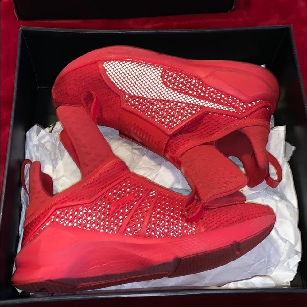 Red Pumas
